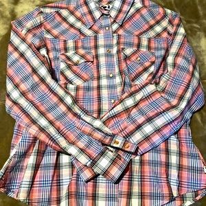 Rockies size Large. Snaps.